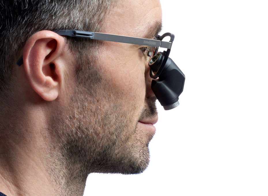 Dennis Johansen wearing ExamVision Kepler Reflekt loupes